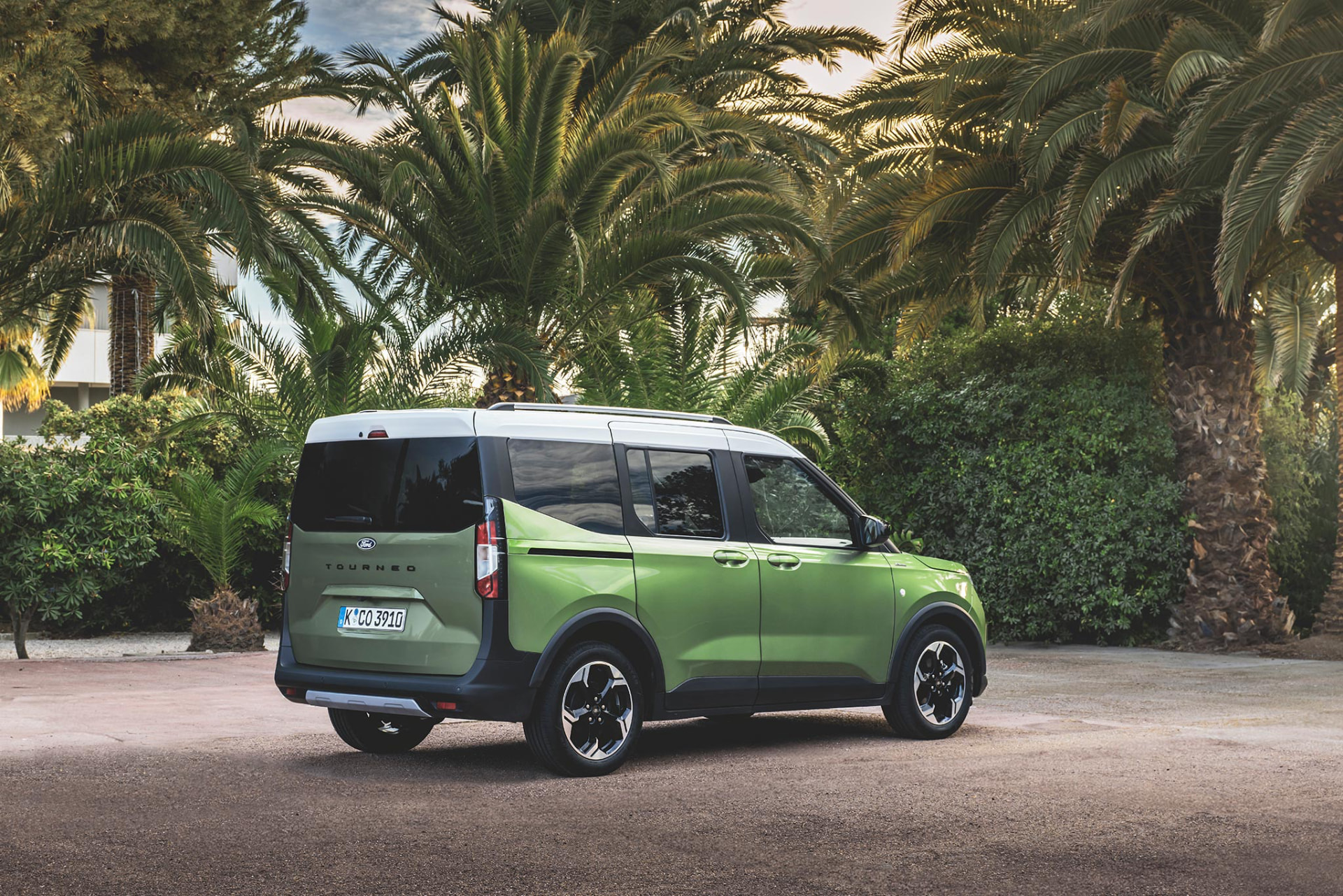 Ford Tourneo Courier — Mobilität mit Familiencharakter bei Autohaus Wernsing